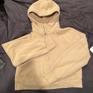 Lululemon Scuba half zip cropped